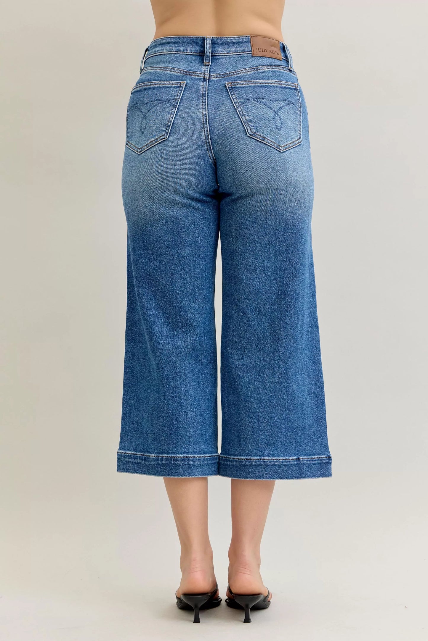 Shop Judy Blue Mid Rise Crop Wide Leg Jeans 💙 at In Style Chics Boutique