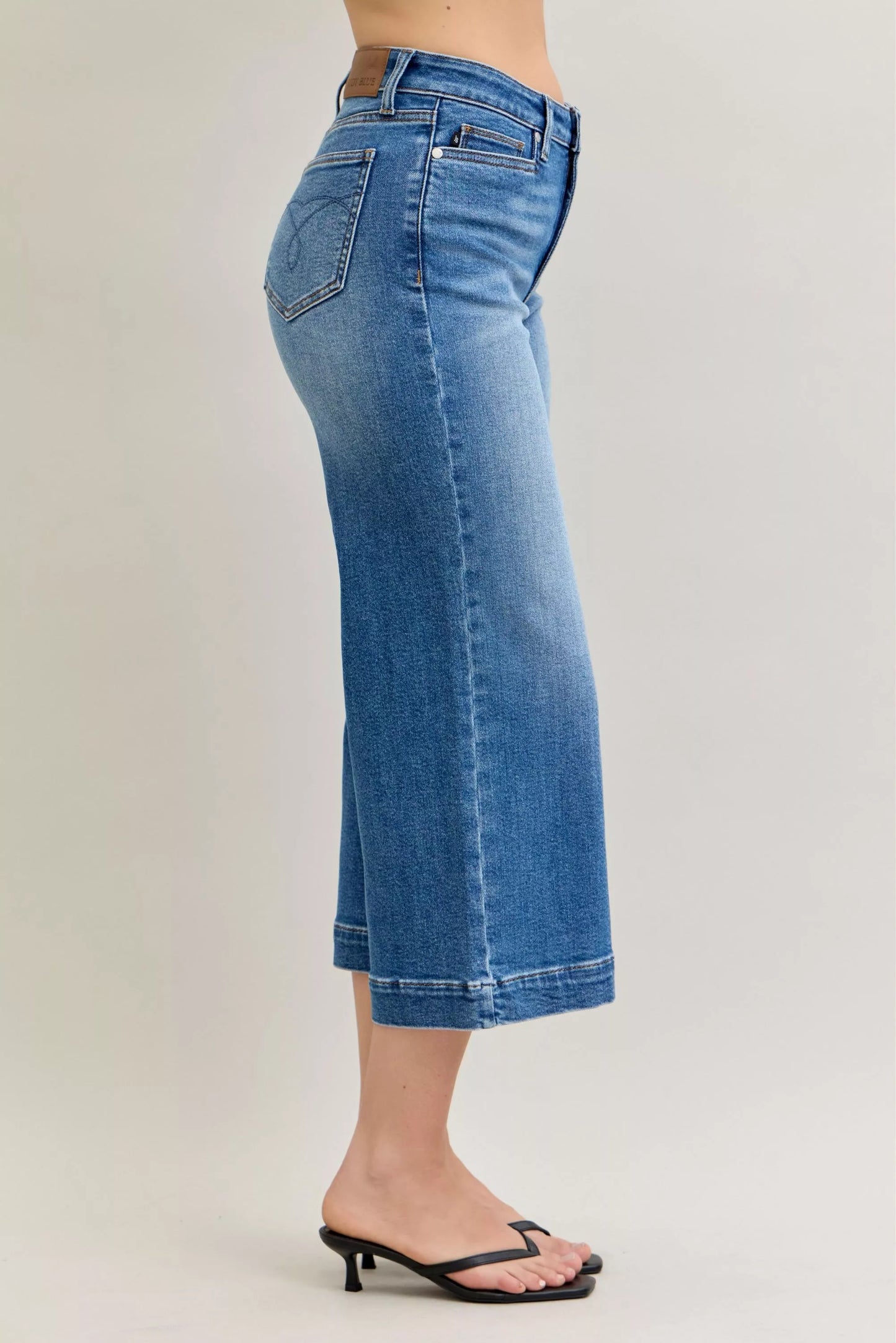 Shop Judy Blue Mid Rise Crop Wide Leg Jeans 💙 at In Style Chics Boutique