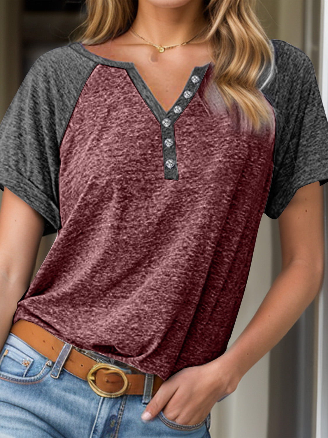 Contrast Notched Short Sleeve T-Shirt - In Style Chics Boutique LLC