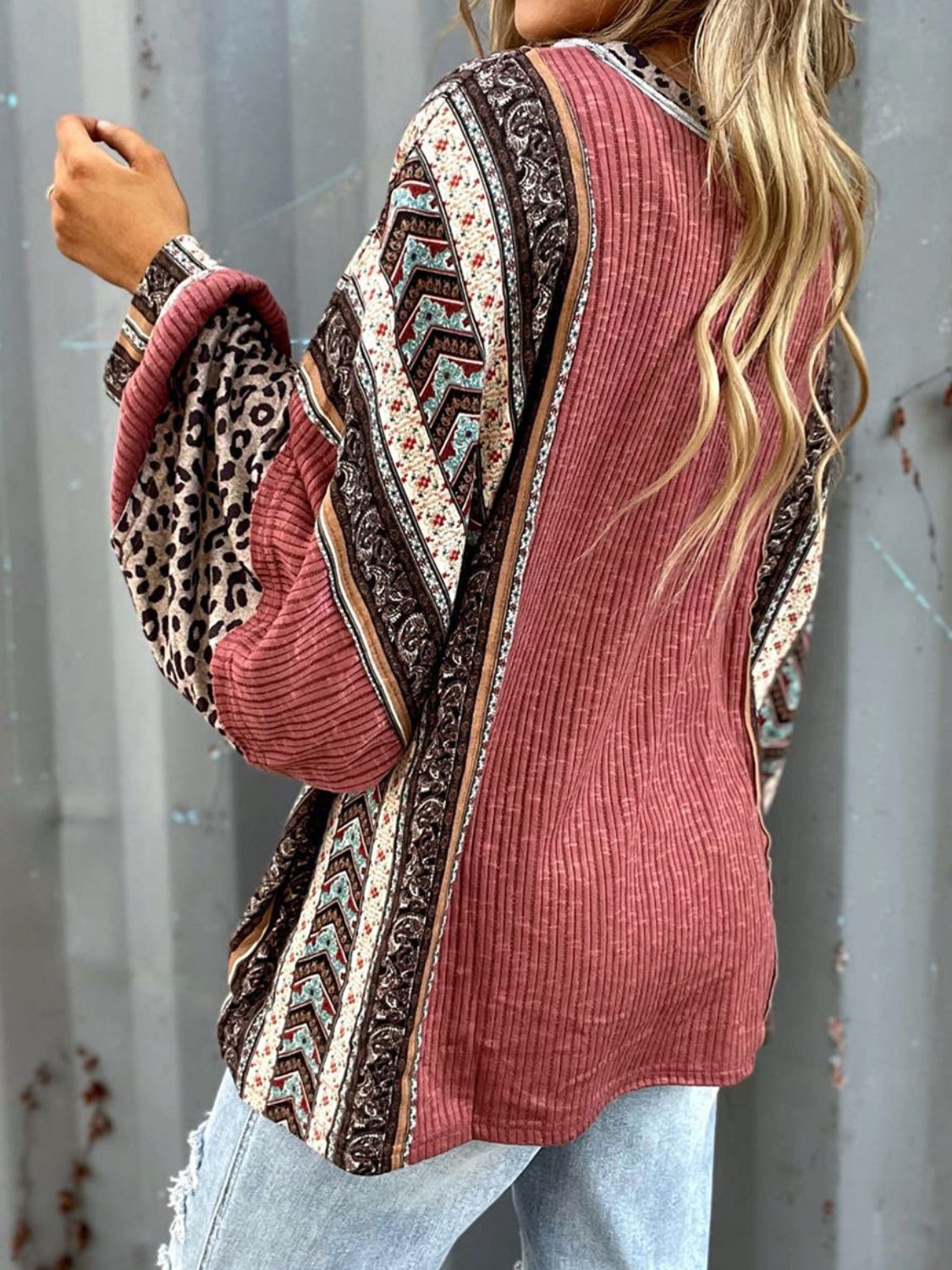 Leopard Round Neck Long Sleeve Sweatshirt - In Style Chics Boutique LLC