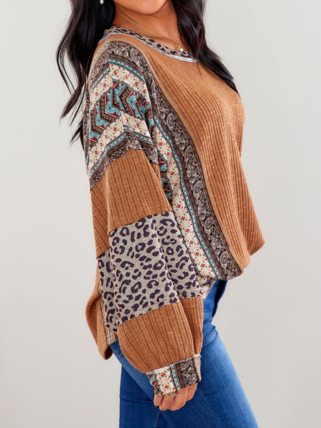 Leopard Round Neck Long Sleeve Sweatshirt - In Style Chics Boutique LLC