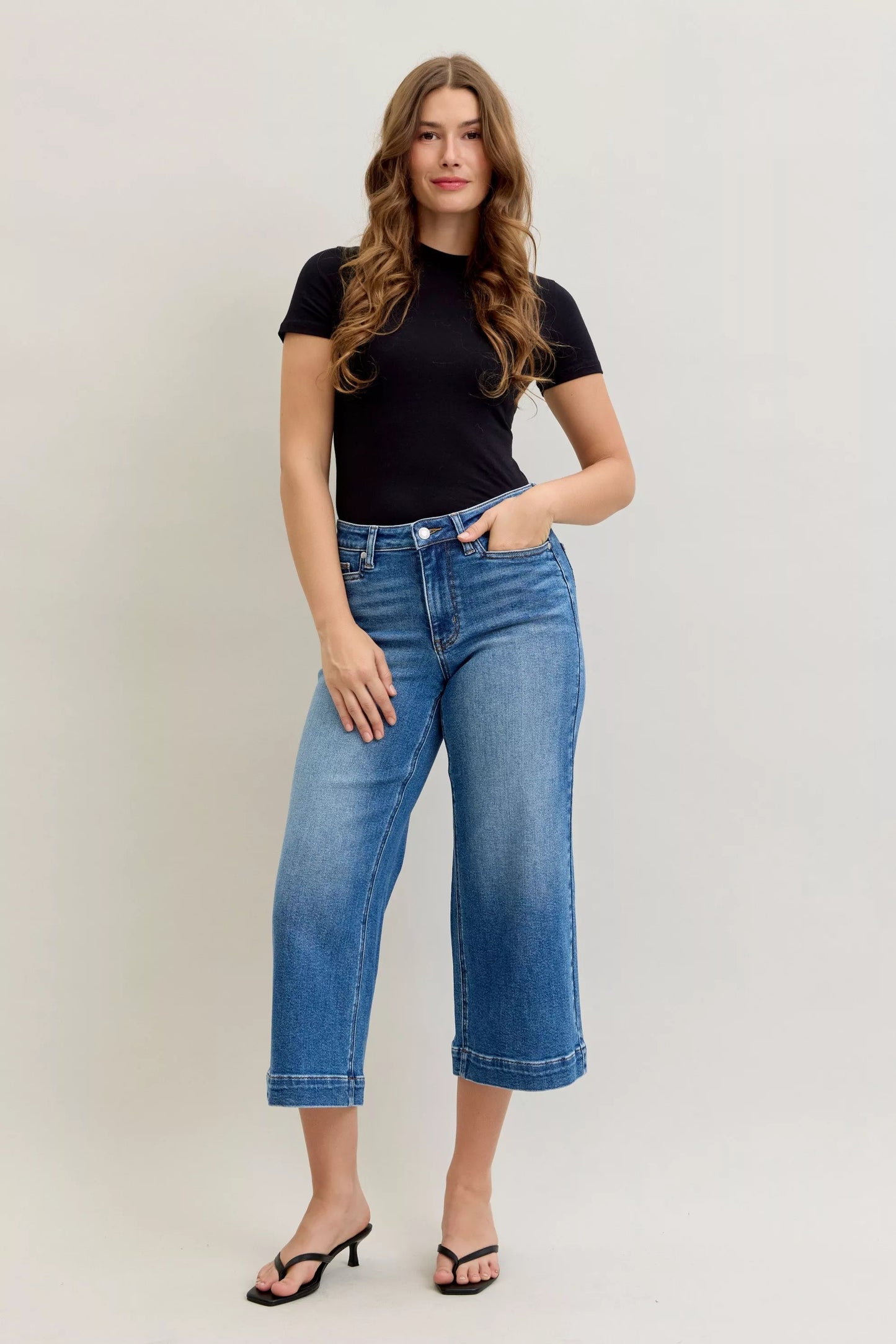 Shop Judy Blue Mid Rise Crop Wide Leg Jeans 💙 at In Style Chics Boutique