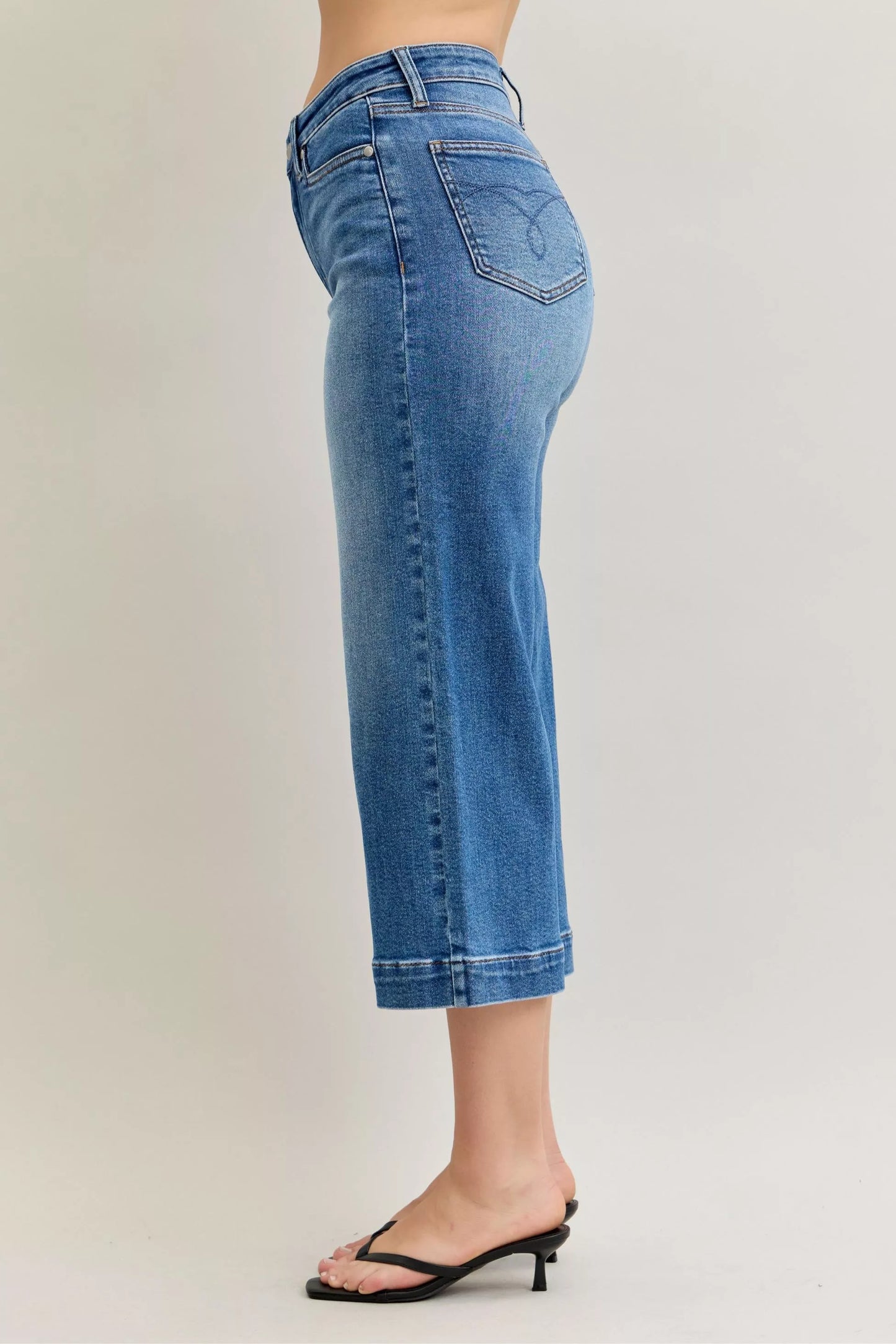 Shop Judy Blue Mid Rise Crop Wide Leg Jeans 💙 at In Style Chics Boutique