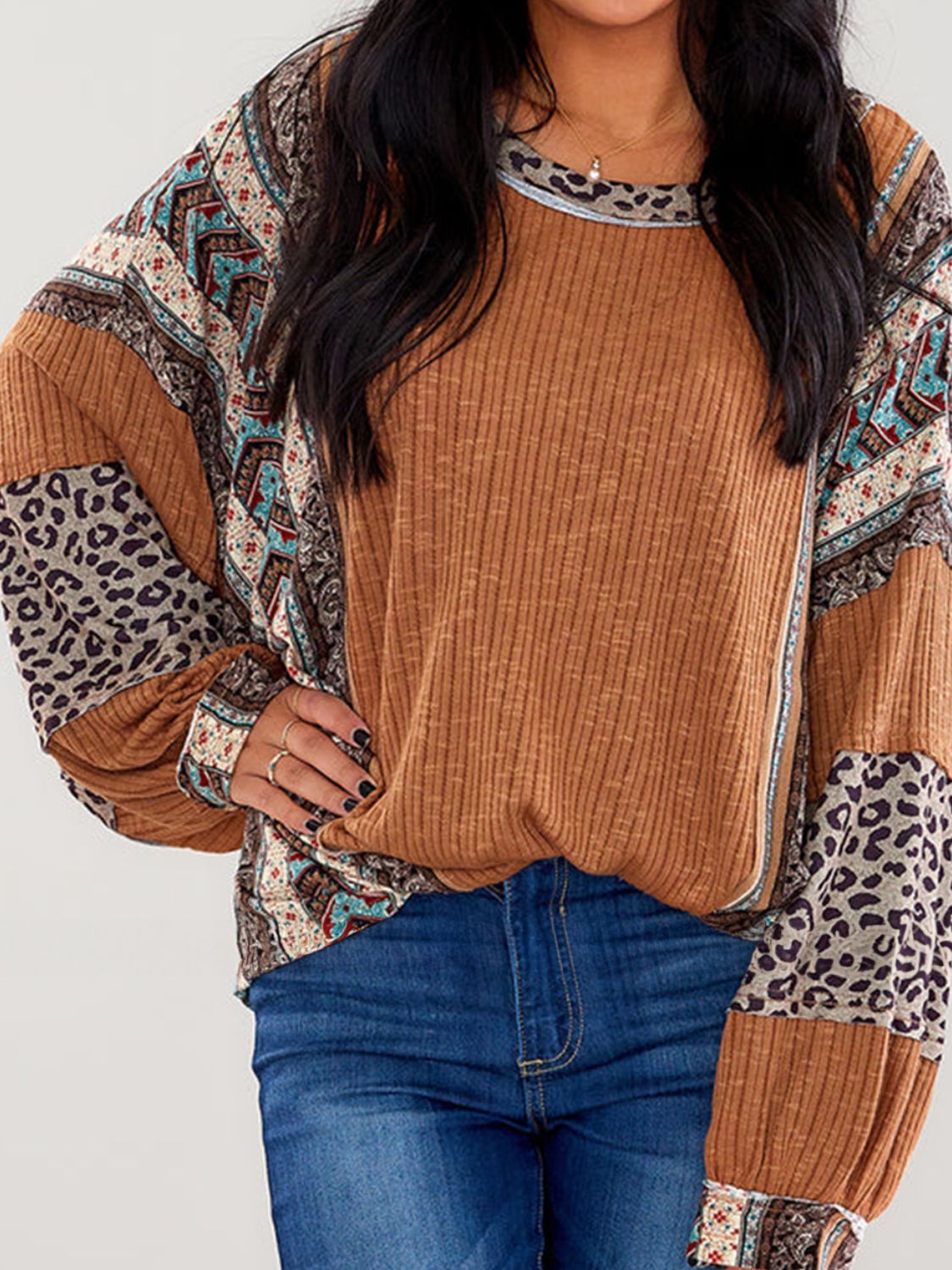 Leopard Round Neck Long Sleeve Sweatshirt - In Style Chics Boutique LLC