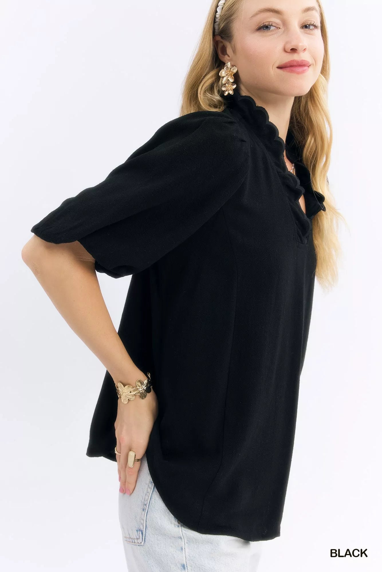 Linen Scallop Trim V-Neck Blouse at In Style Chics Boutique 🖤