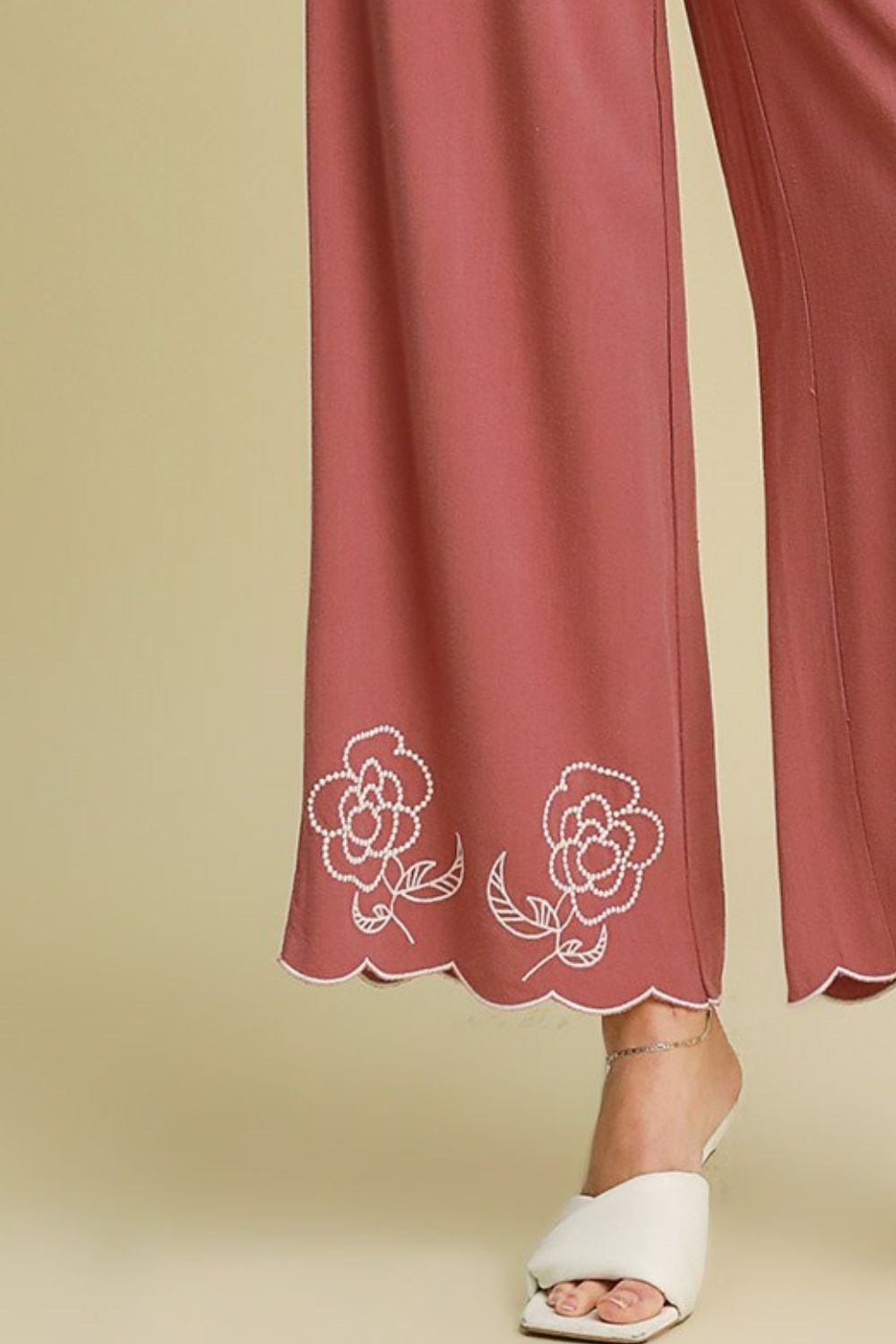 Linen Blend Wide Leg Pants with Scalloped Hemline - Cute Clothes - In Style Chics Boutique Women's Juniors Plus Size Apparel 
