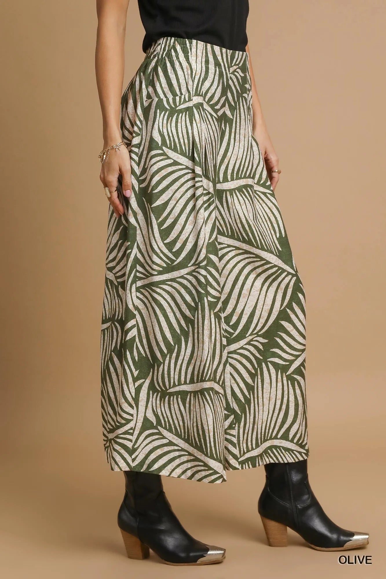 Palm Leaf Print Wide Leg Culotte Pants at In Style Chics Boutique at In Style Chics Boutique 