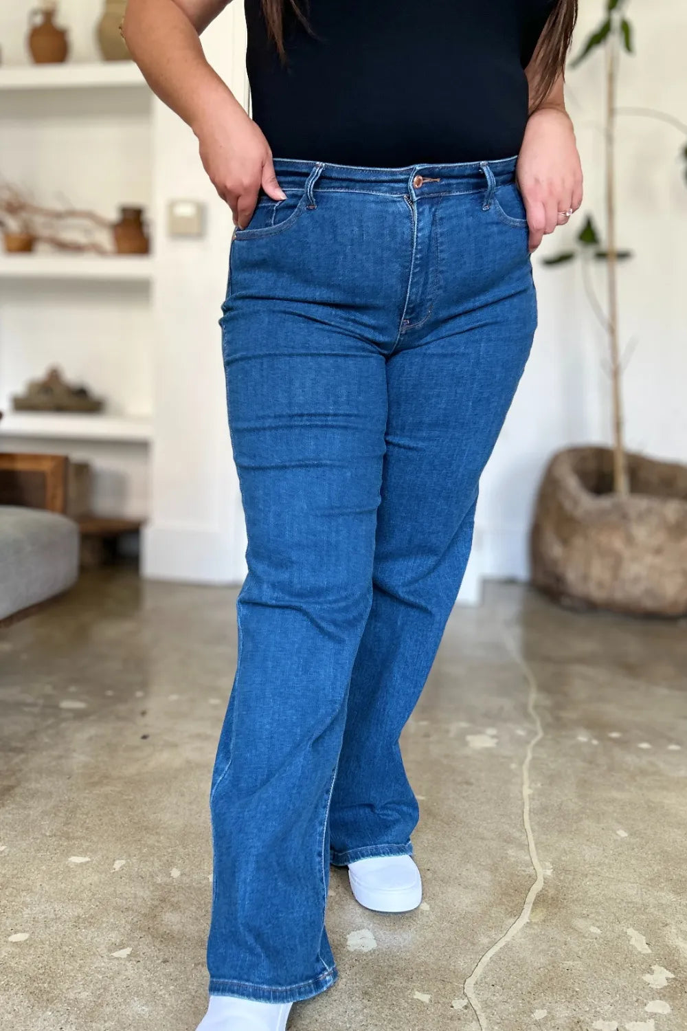 Judy Blue High Rise Regular & Plus Size Straight Jeans 💙 at In Style Chics Boutique 