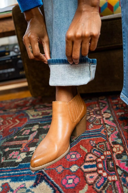 Judy Blue Mid Rise Thermal Bootcut Jeans 💙 at In Style Chics Boutique 