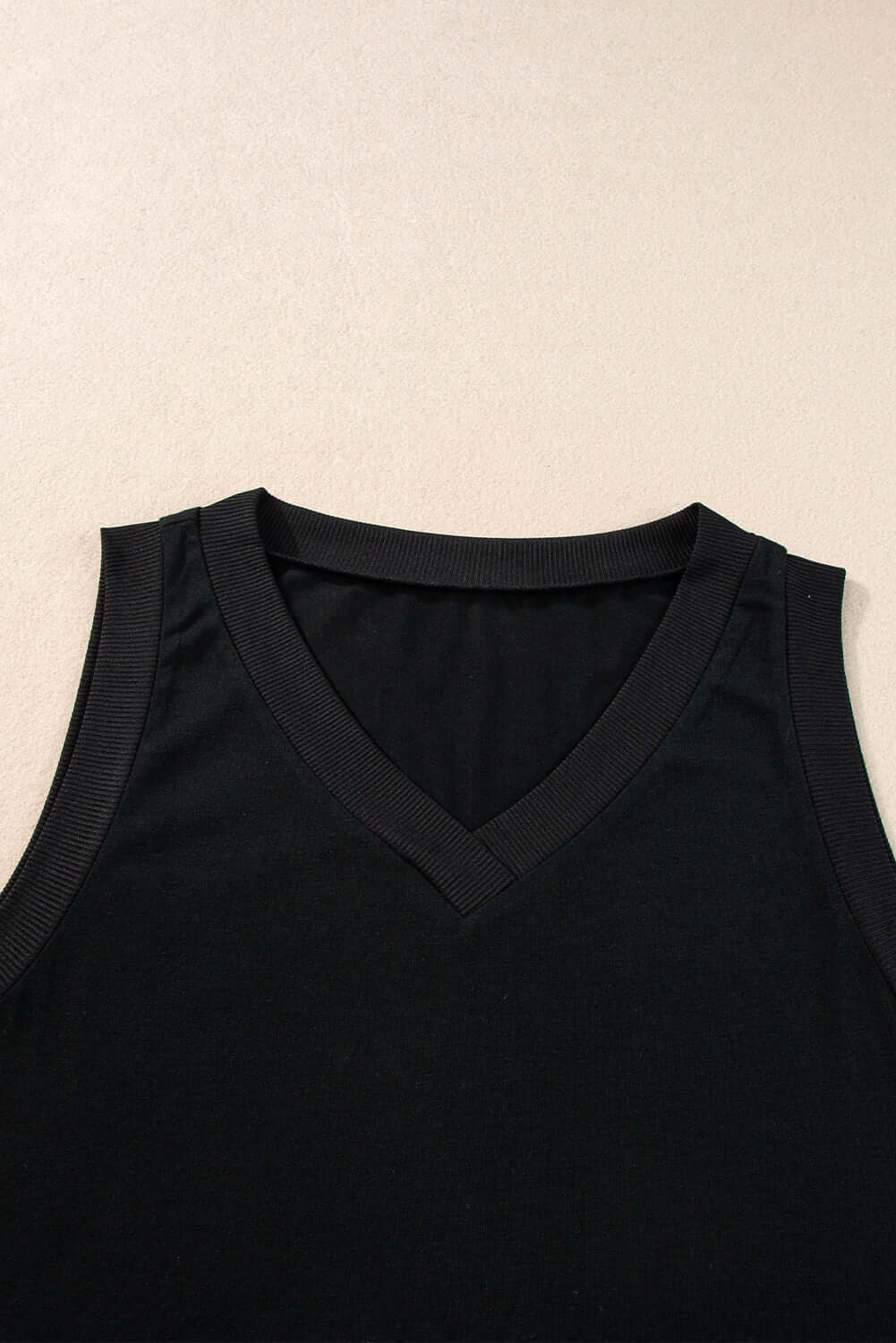 Black Contrast Trim V-Neck Loose Fit Tank Top - In Style Chics Boutique 