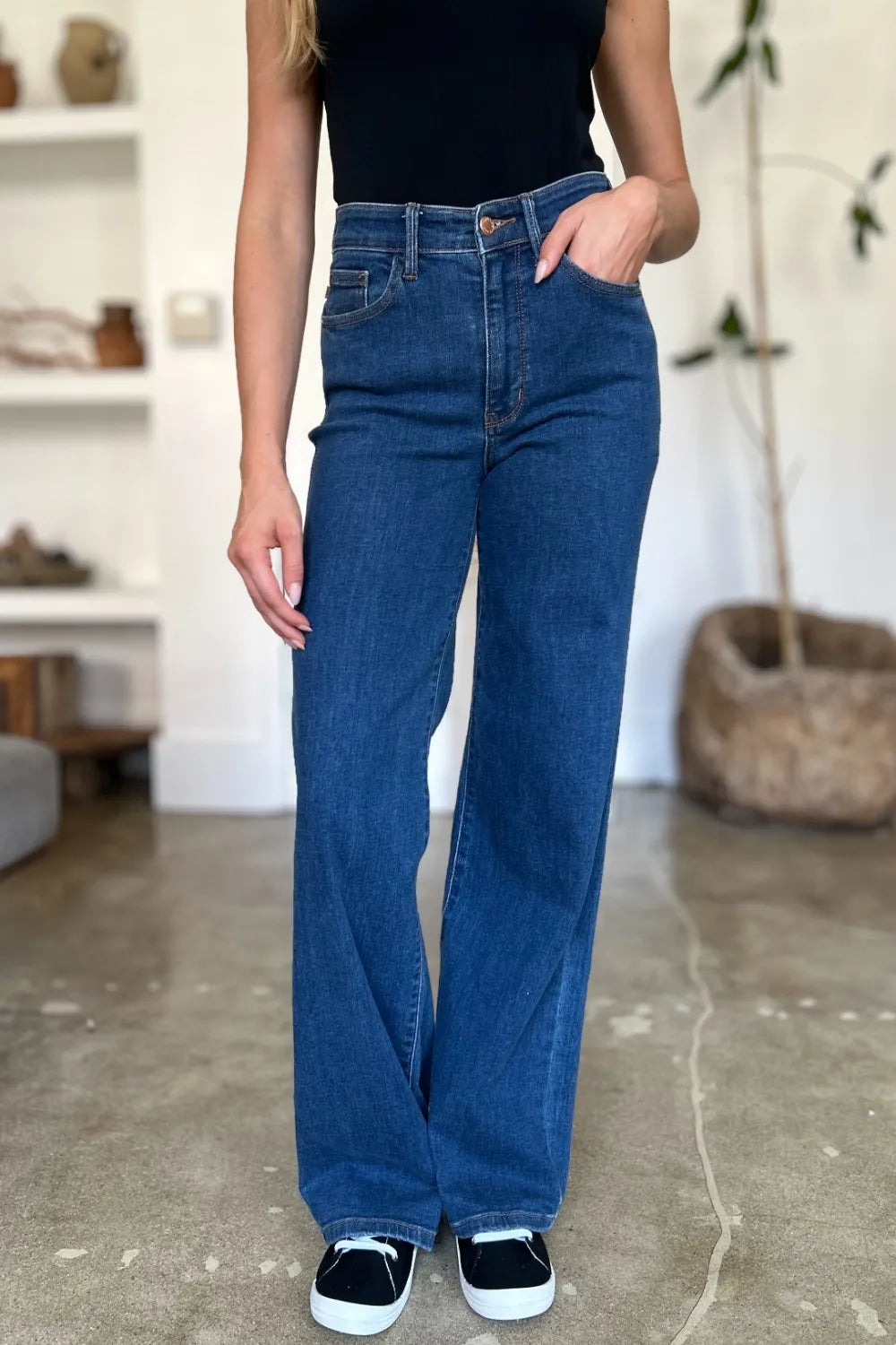Judy Blue High Rise Regular & Plus Size Straight Jeans 💙 at In Style Chics Boutique 